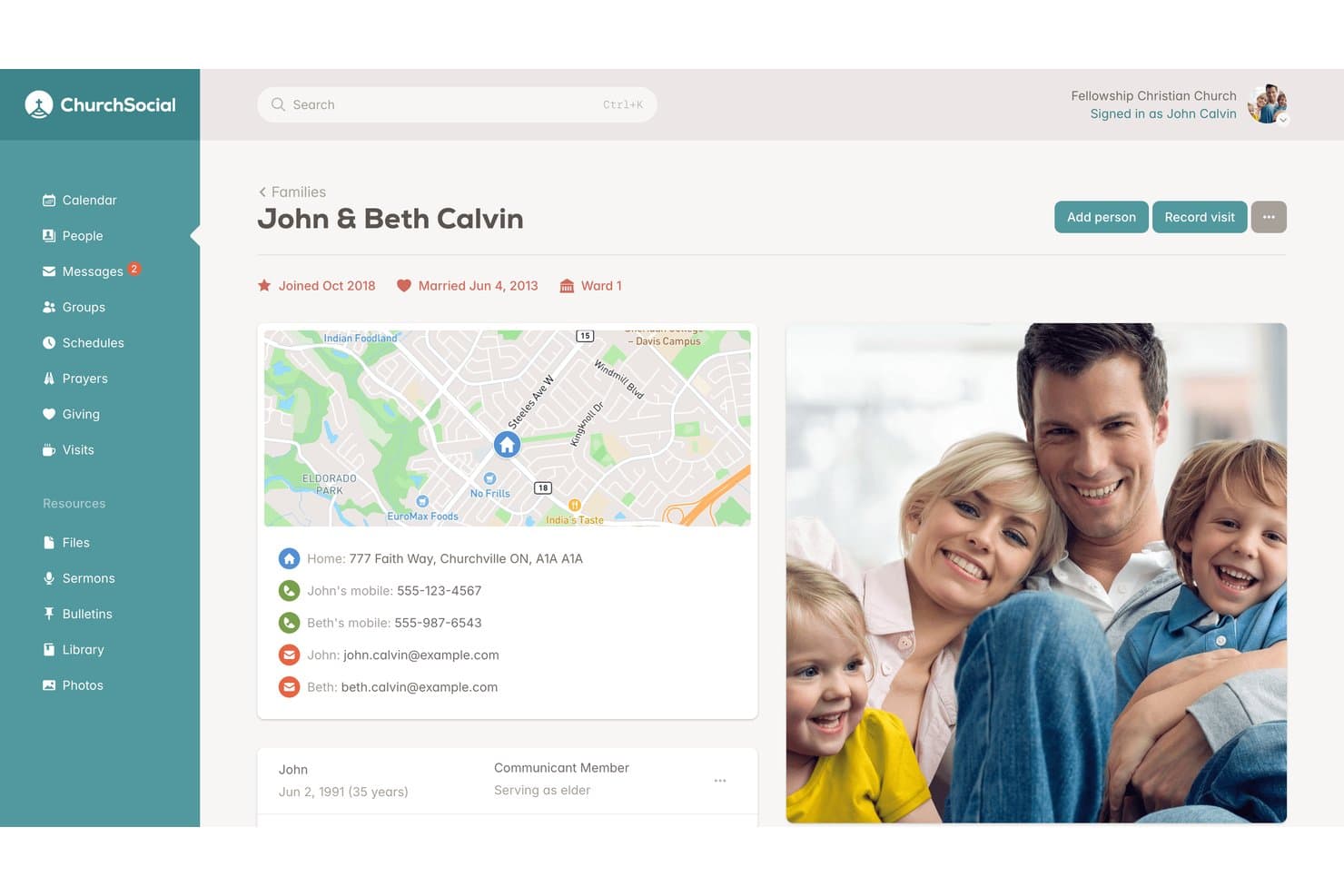 Page de profil familial de ChurchSocial affichant les coordonnées, la carte et les informations sur les membres.