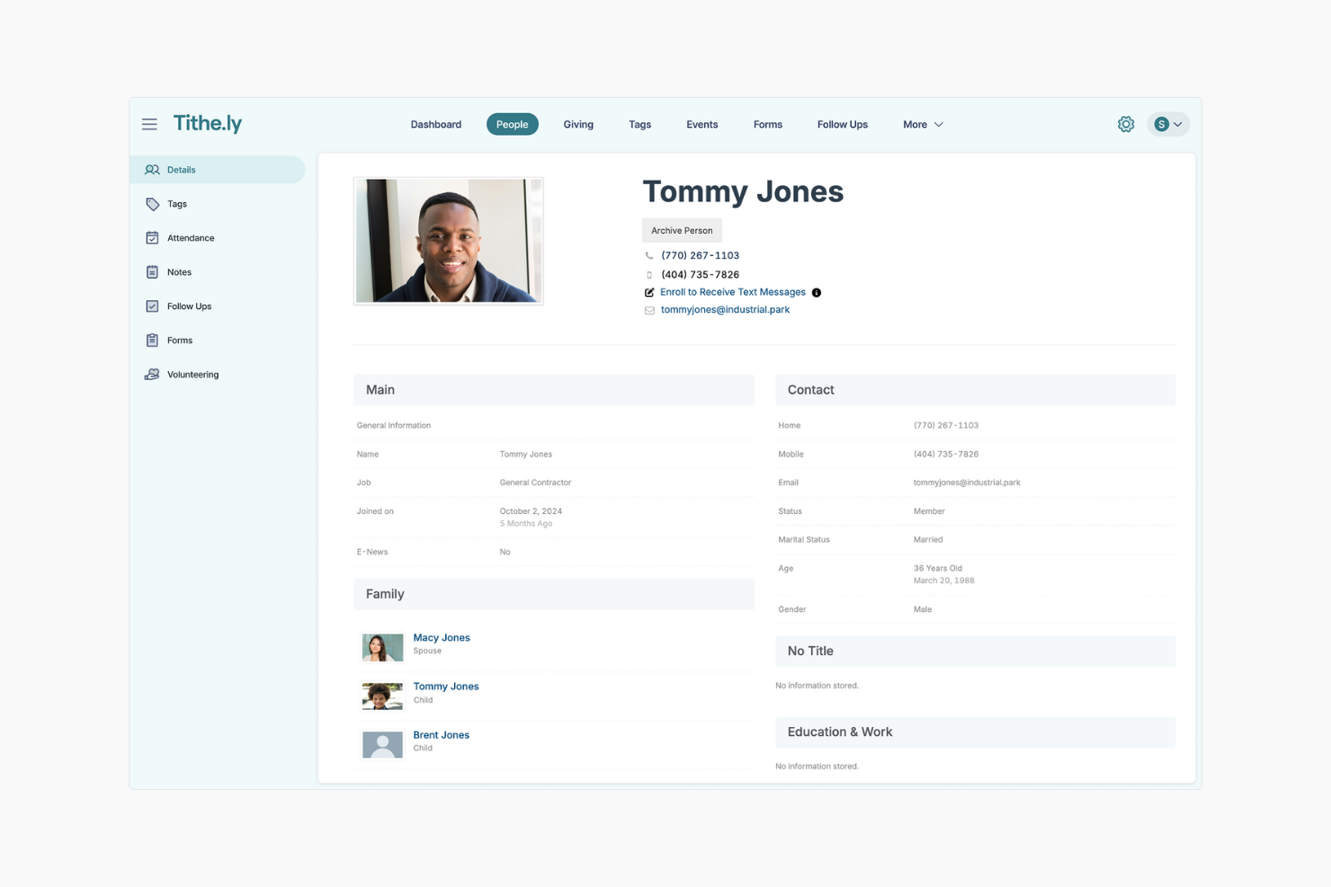 Breeze ChMS screenshot - 10 Migliori Soluzioni per Directory Parrocchiale Recensite nel 2026