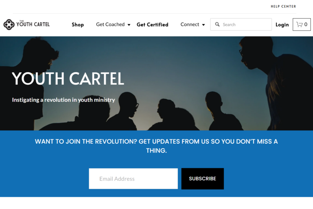 Página de inicio de Youth Cartel con un formulario de suscripción por correo electrónico para recibir novedades del ministerio